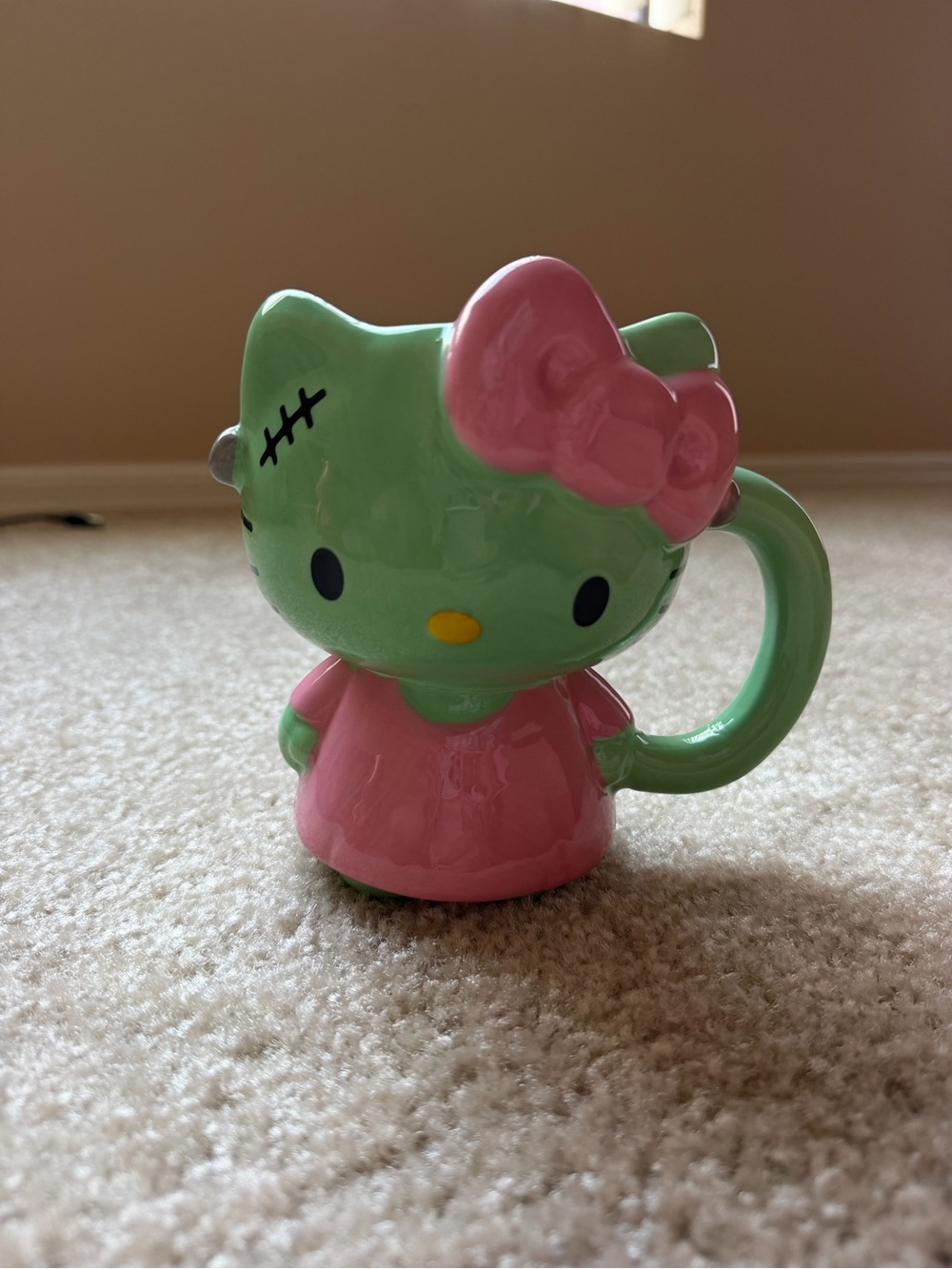 Hello Kitty Pink Bow Green Figurine Mug